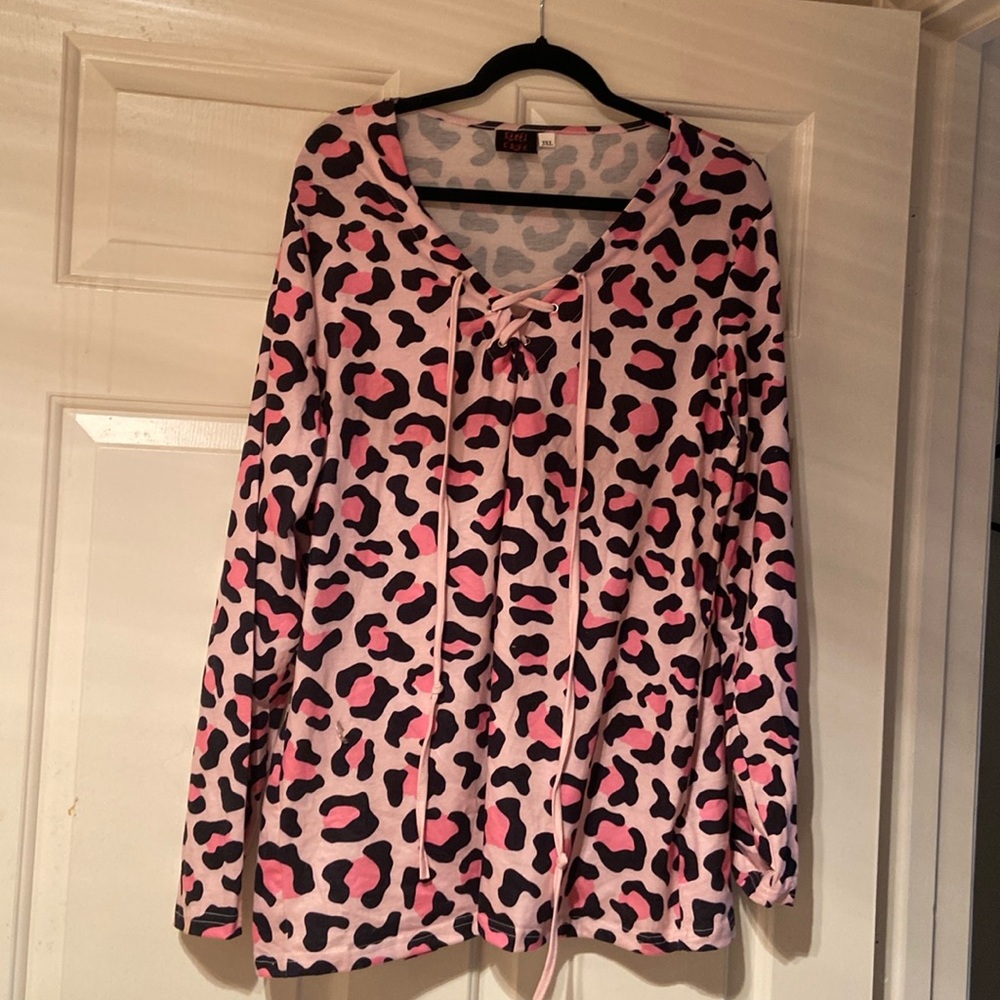 Rebel Raven gently worn pink and black leopard